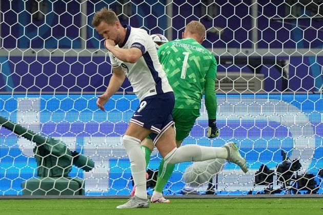 England s Harry Kane celebrates after scoring 0-1 during the Euro 2024 soccer match between Denmark and England at the Frankfurt Arena , Frankfurt , Germany - Thursday 20 June 2024. - Soccer .  Copyright: xSpada LaPressex
