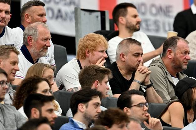 20.06.2024, xscotx, Fussball EM 2024, Dänemark - England, emspor, v.l. Sänger und Weltstar Ed Sheeran Singer-Songwriter Frankfurt am Main