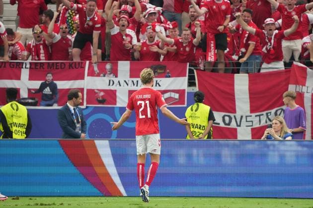 celebrate the goal, Torjubel zum 1:1 Morten Hjulmand (Dänemark, Denmark, 21) - Frankfurt 20.06.2024: England vs. Dänemark, EURO2024 M17, Gruppe C, EM-Arena Frankfurt