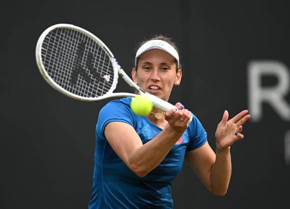 Elise Mertens of Belgium in action during her second round match before retiring due to injury Rothesay Classic Birmingham, Day 4, Tennis, Edgbaston Priory Club, Birmingham, UK - 20 June 2024  Copyright: xAnnaxGowthorpe Shutterstockx 14543327ch