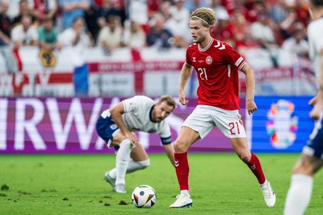 Sport Themen der Woche KW25 Sport Bilder des Tages 240620 Morten Hjulmand of Denmark during the UEFA EURO, EM, Europameisterschaft,Fussball 2024 Football Championship match between Denmark and England on June 20, 2024 in Frankfurt. Photo: Mathias Bergeld BILDBYRAN kod MB MB0939 fotboll football soccer fotball fotbolls-em europamästerskap em uefa euro uefa european football championship euro 2024 danmark denmark england bbeng *** 240620 Morten Hjulmand of Denmark during the UEFA Euro 2024 Football Championship match between Denmark and England on June 20, 2024 in Frankfurt Photo Mathias Bergeld BILDBYRAN code MB MB0939 fotboll football soccer fotballs em europamästerskap em uefa euro uefa european football championship euro 2024 danmark denmark england bbeng  Copyright: MATHIASxBERGELD BB240620MB079