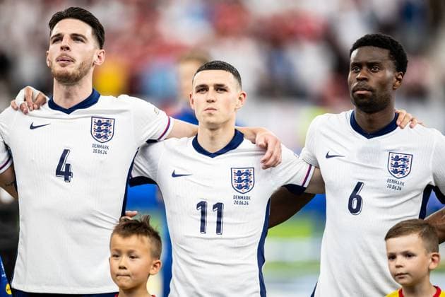 UEFA EURO, EM, Europameisterschaft,Fussball 2024: Dänemark - England; 20.06.2024 Declan Rice (England, 4). Phil Foden (England, 11), Marc Guehi (England, 6) Nationalhymne UEFA EURO 2024: Dänemark - England; Frankfurt Arena, Frankfurt am Main; 20.06.2024 Copyright: xBEAUTIFULxSPORTS Buriakovx