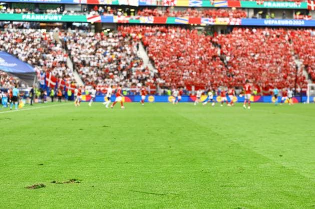The pitch breaks up during the game Denmark v England, UEFA European Championship, EM, Europameisterschaft 2024, Group C, Football, Frankfurt Arena, Frankfurt, Germany, 20 Jun 2024 EDITORIAL USE ONLY No use with unauthorised audio, video, data, fixture lists, club league logos or live services. Online in-match use limited to 120 images, no video emulation. No use in betting, games or single club league player publications. Copyright: xKieranxMcManus Shutterstockx 14543690bq