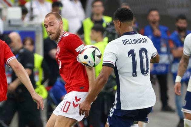 Christian Eriksen (Daenemark, 10) und Jude Bellingham (England, 10) im Zweikampf , Fussball, UEFA , Europa Meisterschaft, (Gruppe C) 2024, Daenemark vs. England, 20.06.2024, Frankfurt Arena, Frankfurt, Deutschland Frankfurt Frankfurt Arena Hessen Deutschland Copyright: xGrantxHubbsx