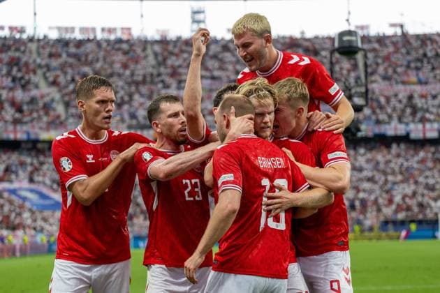 GER, EURO 2024, Gruppe C, Dänemark (DEN) vs England (GBR) 20.06.2024, Frankfurt Arena, Frankfurt, GER, EURO 2024, Gruppe C, Dänemark (DEN) vs England (GBR) Im Bild: Jubel nach dem Tor zum 1 : 1 ;Torjubel Jubel; jubelt; jubeln; Morten Hjulmand (Dänemark DEN, 21); Gestik, Mimik, Emotionen;