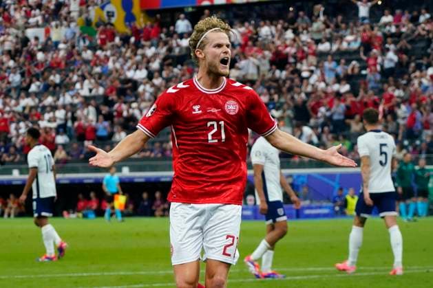 GER: Denmark v England. UEFA EURO, EM, Europameisterschaft,Fussball 2024 Morten Hjulmand of Denmark celebrates the 1-1 with his teammates during the UEFA Euro 2024 match between Denmark and England, Group C date 2, played at Frankfurt Arena on June 20, 2024 in Frankfurt, Germany. kpng Copyright: xBaguxBlancox xPRESSINPHOTOx PS_240620_DIN_ING_019