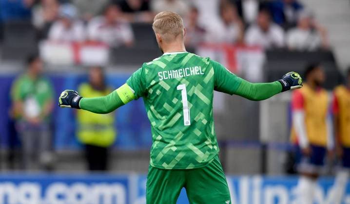 Fussball Euro 2024 Gruppe C 20.06.2024 Daenemark - England Jubel Daenemark nach dem Tor zum 1-1, Torwart Kasper Schmeichel (Daenemark)