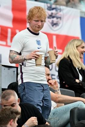 20.06.2024, xscotx, Fussball EM 2024, Dänemark - England, emspor, v.l. Sänger und Weltstar Ed Sheeran Singer-Songwriter Frankfurt am Main