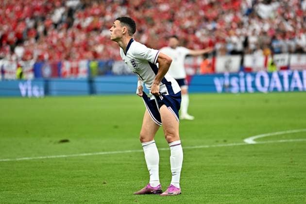 20.06.2024, xscotx, Fussball EM 2024, Dänemark - England, emspor, v.l. Philip Foden (England) traurig, enttäuscht, frustriert, niedergeschlagen Frankfurt am Main
