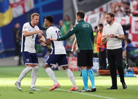 Frankfurt, Germany, 20th June 2024. Harry Kane of England replaced by Ollie Watkins of England during the UEFA European Championships match at Commerzbank-Arena, Frankfurt. Picture credit should read: David Klein Sportimage EDITORIAL USE ONLY. No use with unauthorised audio, video, data, fixture lists, club league logos or live services. Online in-match use limited to 120 images, no video emulation. No use in betting, games or single club league player publications. SPI-3200-0106