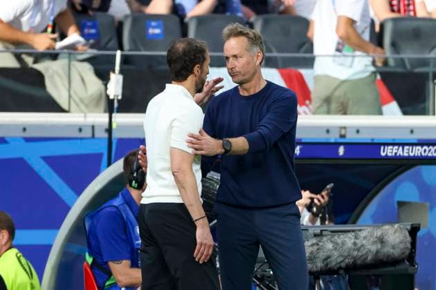 Gareth Southgate (England, Trainer) und Kasper Hjulmand (Daenemark, Trainer) nach dem Spiel , Fussball, UEFA , Europa Meisterschaft, (Gruppe C) 2024, Daenemark vs. England, 20.06.2024, Frankfurt Arena, Frankfurt, Deutschland Frankfurt Frankfurt Arena Hessen Deutschland Copyright: xGrantxHubbsx
