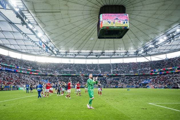 240620 Goalkeeper Kasper Schmeichel of Denmark after the UEFA EURO, EM, Europameisterschaft,Fussball 2024 Football Championship match between Denmark and England on June 20, 2024 in Frankfurt. Photo: Mathias Bergeld BILDBYRAN kod MB MB0939 fotboll football soccer fotball fotbolls-em europamästerskap em uefa euro uefa european football championship euro 2024 danmark denmark england bbeng Copyright: MATHIASxBERGELD BB240620MB162