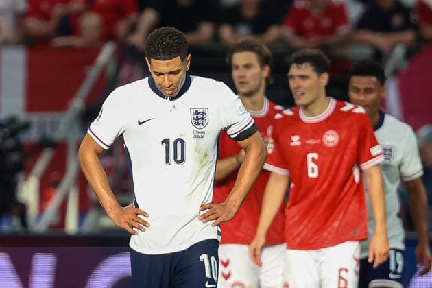 Endstand 1:1 zwischen Daenemark und England Jude Bellingham (England 10) spuckt auf den Rasen GER, Denmark (DEN) vs. England (ENG), Fussball Europameisterschaft, UEFA EURO, EM, Europameisterschaft,Fussball 2024, Gruppe C, 2. Spieltag, 20.06.2024 DFB DFL REGULATIONS PROHIBIT ANY USE OF PHOTOGRAPHS AS IMAGE SEQUENCES AND OR QUASI-VIDEO GER, Denmark (DEN) vs. England (ENG), Fussball Europameisterschaft, UEFA EURO 2024, Gruppe C, 2. Spieltag, 20.06.2024 Frankfurt Copyright: xEibner-Pressefoto RogerxBuerkex EP