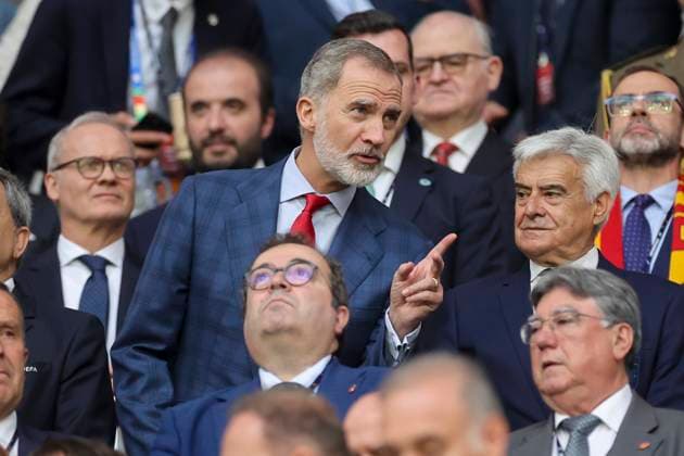 Koenig Felipe (Spain) steht auf der Tribuene, UEFA EURO, EM, Europameisterschaft,Fussball 2024 - Group B, Spain vs Italy, Arena AufSchalke, 20.06.2024, Gelsenkirchen, Deutschland.