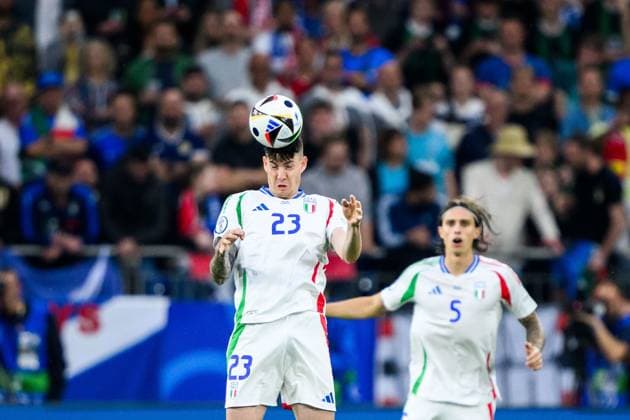 240620 Alessandro Bastoni of Italy during the UEFA EURO, EM, Europameisterschaft,Fussball 2024 Football Championship match between Spain and Italy on June 20, 2024 in Gelsenkirchen. Photo: Jesper Zerman BILDBYRAN kod JZ JZ0544 fotboll football soccer fotball fotbolls-em europamästerskap em uefa euro uefa european football championship euro 2024 spanien spain italy bbeng Copyright: JESPERxZERMAN BB240620JZ053
