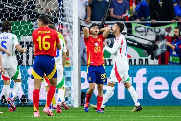 240620 Pedri of Spain looks dejected during the UEFA EURO, EM, Europameisterschaft,Fussball 2024 Football Championship match between Spain and Italy on June 20, 2024 in Gelsenkirchen. Photo: Jesper Zerman BILDBYRAN kod JZ JZ0544 fotboll football soccer fotball fotbolls-em europamästerskap em uefa euro uefa european football championship euro 2024 spanien spain italy bbeng depp Copyright: JESPERxZERMAN BB240620JZ057