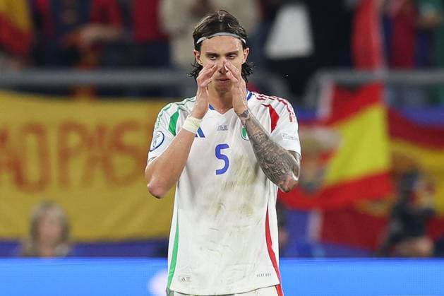 Riccardo Calafiori of Italy scores an own goal to make it 1-0 Spain v Italy, UEFA European Championship, EM, Europameisterschaft 2024, Group B, Football, Arena AufSchalke, Gelsenkirchen, Germany, 20 Jun 2024 EDITORIAL USE ONLY No use with unauthorised audio, video, data, fixture lists, club league logos or live services. Online in-match use limited to 120 images, no video emulation. No use in betting, games or single club league player publications. Copyright: xPaulxCurrie Shutterstockx 14543734ci