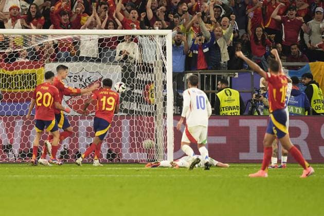 Italy s Riccardo Calafiori own goal for the 1-0 Spain during the Euro 2024 soccer match between Spain and Italy at the Veltins Arena Stadion, Gelsenkirchen, Germany - Thursday 20, June 2024. - Soccer.  Copyright: xFabioxFerrari LaPressex