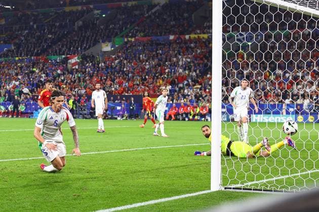 Spain v Italy 20 June 2024, Gelsenkirchen - UEFA EUROs - Group B - Spain v Italy - Riccardo Calafiori of Italy scores an own goal which results in the first Spain goal- Photo: Charlotte Wilson Offside. Gelsenkirchen Germany Copyright: xCharlottexWilsonx xOffsidexOffside