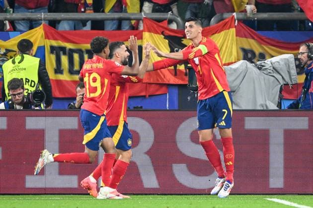 EM 2024: Spanien - Italien am 20.06.2024 in der Veltins Arena in Gelsenkirchen Alvaro Morata (ESP) jubelt nach dem Tor zum 1:0.