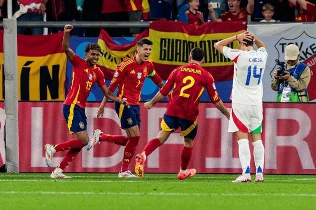 UEFA EURO, EM, Europameisterschaft,Fussball 2024: Spanien - Italien; 20.06.2024 Jubel nach dem 1:0 Treffer nach Eigentor durch Riccardo Calafiori (Italien, 5) UEFA EURO 2024: Spanien - Italien; Stadion AufSchalke, Gelsenkirchen am 20.06.2024 Copyright: xBEAUTIFULxSPORTS Meuselx