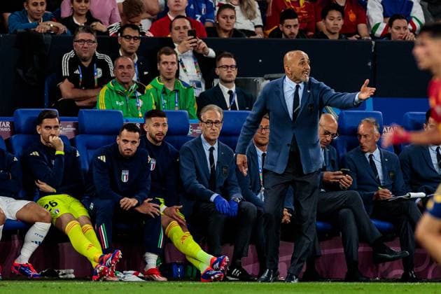UEFA EURO, EM, Europameisterschaft,Fussball 2024: Spanien - Italien; 20.06.2024 Luciano Spalletti (Cheftrainer, Trainer Italien) gestikuliert UEFA EURO 2024: Spanien - Italien; Stadion AufSchalke, Gelsenkirchen am 20.06.2024 Copyright: xBEAUTIFULxSPORTS Meuselx