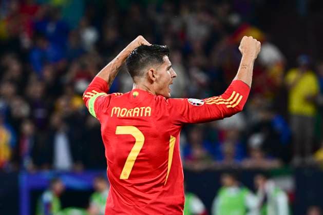 Jubel zum Eigentor 1:0 durch Riccardo Calafiori 5 (Italien), Spanien vs. Italien, Fussball, UEFA EURO, EM, Europameisterschaft,Fussball 2024, Gruppenphase, 2. Spieltag, 20.06.2024 Gelsenkirchen Nordrhein-Westfalen Deutschland