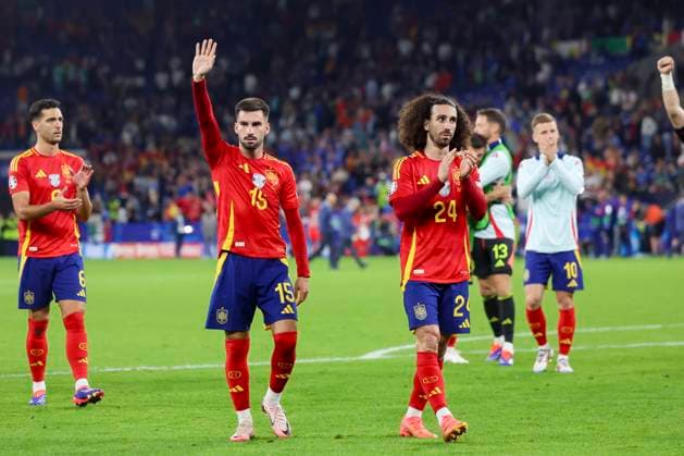 Ãlex Baena (Spain) und Marc Cucurella (Spain) jubeln, UEFA EURO, EM, Europameisterschaft,Fussball 2024 - Group B, Spain vs Italy, Arena AufSchalke, 20.06.2024, Gelsenkirchen, Deutschland.