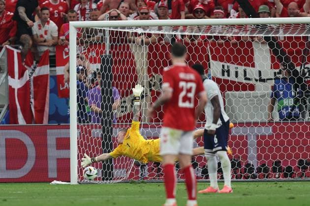 Morten Hjulmand (Denmark)Jordan Pickford (England) celebrates after scoring his team s first goal during the UEFA EURO, EM, Europameisterschaft,Fussball Germany 2024 match between Denmark 1-1 England at Frankfurt Arena on June 20, 2024 in Frankfurt, Germany. Noxthirdxpartyxsales  (257099892)