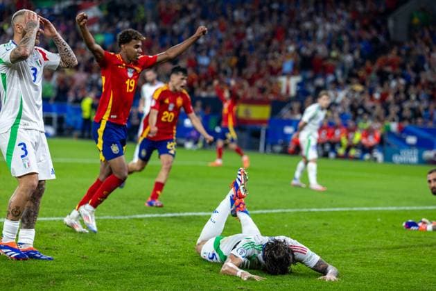 Spain v Italy - UEFA EURO, EM, Europameisterschaft,Fussball 2024 Federico Dimarco, Riccardo Calafiori, Lamine Yamal are playing during the UEFA Euro 2024 Group B match between Spain v Italy, at the Arena AufSchalke Gelsenkirchen in Gelsenkirchen, Germany, on June 20, 2024. Gelsenkirchen Germany  Copyright: xAndrzejxIwanczukx originalFilename:iwanczuk-spainvit240620_np4ce.jpg