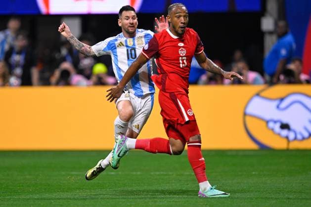 RECORD DATE NOT STATED Copa America USA 2024 Argentina vs Canada Lionel Messi (L) of Argentina and Derek Cornelius (R) of Canada during the game between Argentina and Canada as part of the CONMEBOL Copa America USA 2024 group A, at Mercedes Benz Stadium, on June 20, 2024 in Atlanta, Georgia ATLANTA GEORGIA UNITED STATES  Copyright: xJorgexMartinezx 20240620203754_CA_GA_2024_ARG_CAN_MESSI219