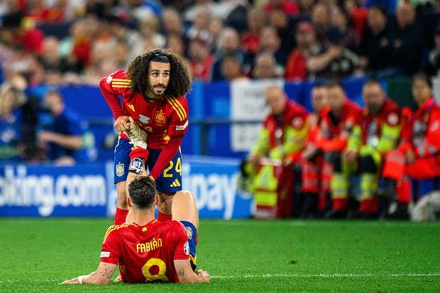 Sport Themen der Woche KW25 Sport Bilder des Tages GELSENKIRCHEN, GERMANY - 20 JUNE, 2024: Marc Cucurella, Fabian Ruiz, The football match of EURO 2024 Spain vs. Italy at Veltins Arena  Copyright: xVITALIIxKLIUIEVx