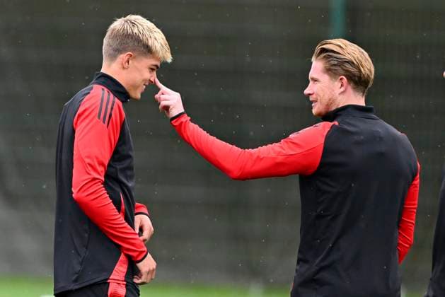 Sport Themen der Woche KW25 Belgium Media Activities - UEFA EURO, EM, Europameisterschaft,Fussball 2024 21 06 2024 FREIBERG AM NECKA, GERMANY - JUNE 21 : De Ketelaere Charles midfielder of Belgium and De Bruyne Kevin forward of Belgium during a training session of the Belgian Red Devils at the UEFA EURO 2024 European Football Championship tournament on June 21, 2024 in Freiberg am Necka, Germany, 21 06 2024 Freiberg am Necka Germany  Copyright: xVincentxKalutx