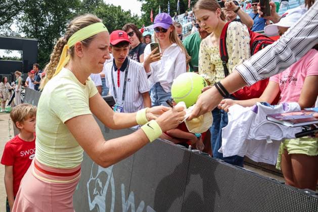 Victoria AZARENKA - Autogramme, ecotrans Ladies Open 2024, Berlin, LTTC Rot-Weiß , 21.06.2024, Copyright: xClaudioxGärtnerx