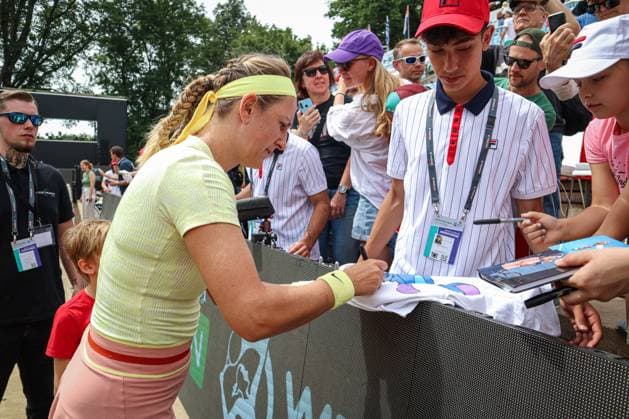 Victoria AZARENKA - Autogramme, ecotrans Ladies Open 2024, Berlin, LTTC Rot-Weiß , 21.06.2024, Copyright: xClaudioxGärtnerx