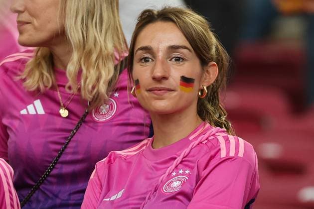 EM 2024: Deutschland - Ungarn am 19.06.2024 in der Stuttgart Arena in Stuttgart Lena Wurzenberger die Freundin von Bundestrainer Julian Nagelsmann (Deutschland) im Stadion.
