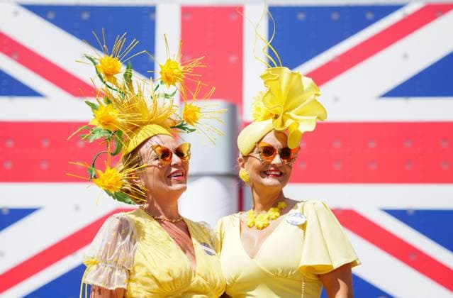 Sport Themen der Woche KW25 Race goers on Day 4 of Royal Ascot Royal Ascot, Day 4, Horse Racing, Ascot Racecourse, Ascot, UK - 21 June 2024  Copyright: xJedxLeicester Shutterstockx 14543369q