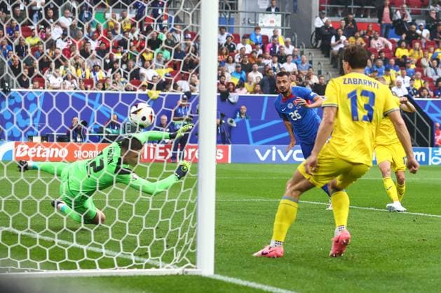 Slovakia v Ukraine 21 June 2024, Dusseldorf - UEFA EUROs - Group E - Slovakia v Ukraine - Ivan Schranz of Slovakia scores their first goal - Photo: Charlotte Wilson Offside. Dusseldorf Germany Copyright: xCharlottexWilsonx xOffsidexOffside