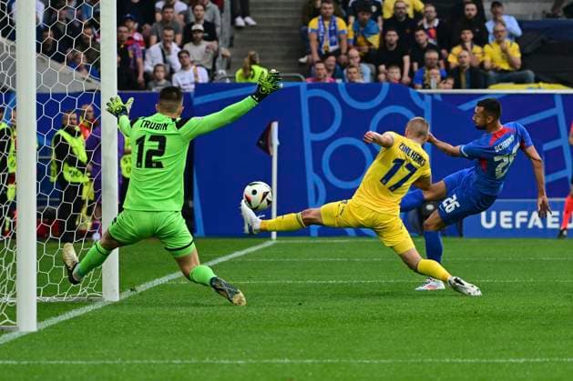 Torchance Ivan Schranz 26 (Slowakai), Slowakai vs. Ukraine, Fussball, UEFA EURO, EM, Europameisterschaft,Fussball 2024, Gruppenphase, 2. Spieltag, 21.06.2024 Düsseldorf Nordrhein-Westfalen Deutschland