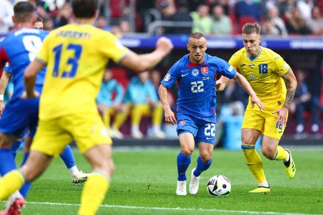 Slovakia v Ukraine 21 June 2024, Dusseldorf - UEFA EUROs - Group E - Slovakia v Ukraine - Stanislav Lobotka of Slovakia - Photo: Charlotte Wilson Offside. Dusseldorf Germany Copyright: xCharlottexWilsonx xOffsidexOffside