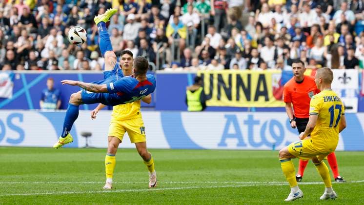 In Picture: Juraj Kucka (Slovakia, 19), 21.06.2024, Slovakia vs. Ukraine, European Championship, EM, Europameisterschaft 2024, 2nd Gameday, Germany, Duesseldorf, Merkur Spiel-Arena, DFL REGULATIONS PROHIBIT ANY USE OF PHOTOGRAPHS AS IMAGE SEQUENCES AND OR QUASI-VIDEO. Copyright: HMBxMedia xHeikoxBecker