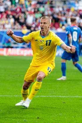 UEFA EURO, EM, Europameisterschaft,Fussball 2024: Slowakei - Ukraine; 21.06.2024 Oleksandr Zinchenko (Ukraine, 17) jubelt nach dem Tor zum 1:1. UEFA EURO 2024: Slowakei - Ukraine; Arena Düsseldorf, Düsseldorf am 21.06.2024 Copyright: xBEAUTIFULxSPORTS Meuselx