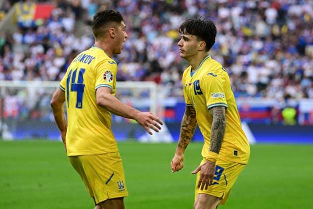 Torjubel zum 1:0 durch Mykola Shaparenko 19 (Ukraine), Slowakai vs. Ukraine, Fussball, UEFA EURO, EM, Europameisterschaft,Fussball 2024, Gruppenphase, 2. Spieltag, 21.06.2024 Düsseldorf Nordrhein-Westfalen Deutschland