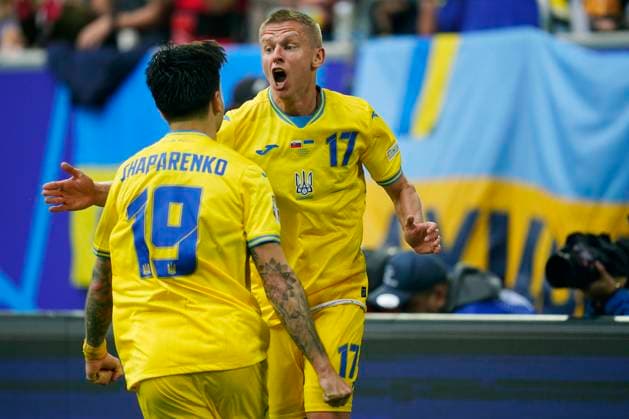 GER: Slovakia v Ukraine. UEFA EURO, EM, Europameisterschaft,Fussball 2024 Mykola Shaparenko of Ukraine celebrates the 1-1 with Oleksandr Zincehnko during the UEFA Euro 2024 match between Slovakia and Ukraine, Group E date 2, played at Merkur Spiel-Arena on June 21, 2024 in Düsseldorf, Germany. Contributor Copyright: xPressinphotox PS_240621_ESL_UCR_180