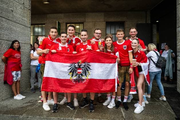 Fan warm up for Poland v Austria, UEFA EURO, EM, Europameisterschaft,Fussball 2024, Berlin, Germany Berlin, Germany. 21st, June 2024. Football fans of Austria seen outside the stadium before the UEFA Euro 2024 match in Group D between Poland and Croatia at Olympiastadion in Berlin. Berlin Germany  Copyright: xGonzalesxPhoto FrederikkexJensenx