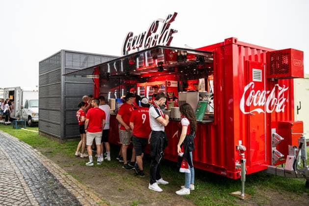 Fan warm up for Poland v Austria, UEFA EURO, EM, Europameisterschaft,Fussball 2024, Berlin, Germany Berlin, Germany. 21st, June 2024. Football fans are having drinks and food before the UEFA Euro 2024 match in Group D between Poland and Croatia at Olympiastadion in Berlin. Berlin Germany  Copyright: xGonzalesxPhoto FrederikkexJensenx
