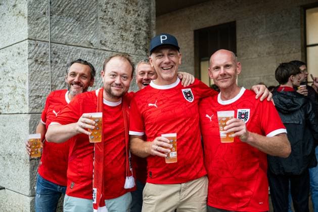 Fan warm up for Poland v Austria, UEFA EURO, EM, Europameisterschaft,Fussball 2024, Berlin, Germany Berlin, Germany. 21st, June 2024. Football fans of Austria seen outside the stadium before the UEFA Euro 2024 match in Group D between Poland and Croatia at Olympiastadion in Berlin. Berlin Germany  Copyright: xGonzalesxPhoto FrederikkexJensenx