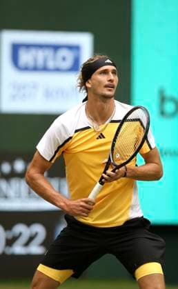 photo : Alexander ZVEREV (GER) in einem hart umkämpften Viertelfinale gegen den Franzosen Arthur FILS Tennis-Turnier Terra Wortmann Cup im Gerry Weber Sportpark (OWL-Arena) in Halle Westfalen Fr. 21.06.2024