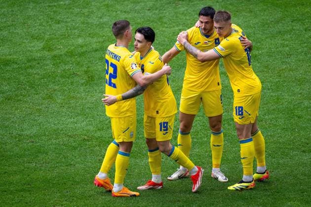 GER, EURO 2024, Group E, Slowakei (SVK) vs Ukrtaine (UKR) 21.06.2024, Merkur-Spiel-Arena, Düsseldorf, GER, EURO 2024, Group E, Slowakei (SVK) vs Ukrtaine (UKR) Im Bild: Jubel nach dem Tor zum 1 :2;Torjubel Jubel; jubelt; jubeln; Roman Yaremchuk (Ukraine UKR, 09);