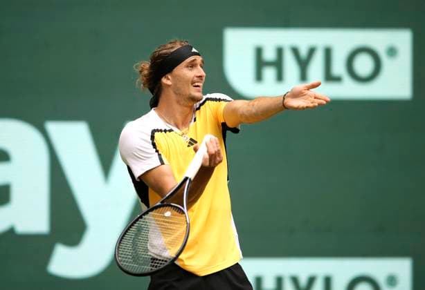 photo : Alexander ZVEREV (GER) in einem hart umkämpften Viertelfinale gegen den Franzosen Arthur FILS Tennis-Turnier Terra Wortmann Cup im Gerry Weber Sportpark (OWL-Arena) in Halle Westfalen Fr. 21.06.2024